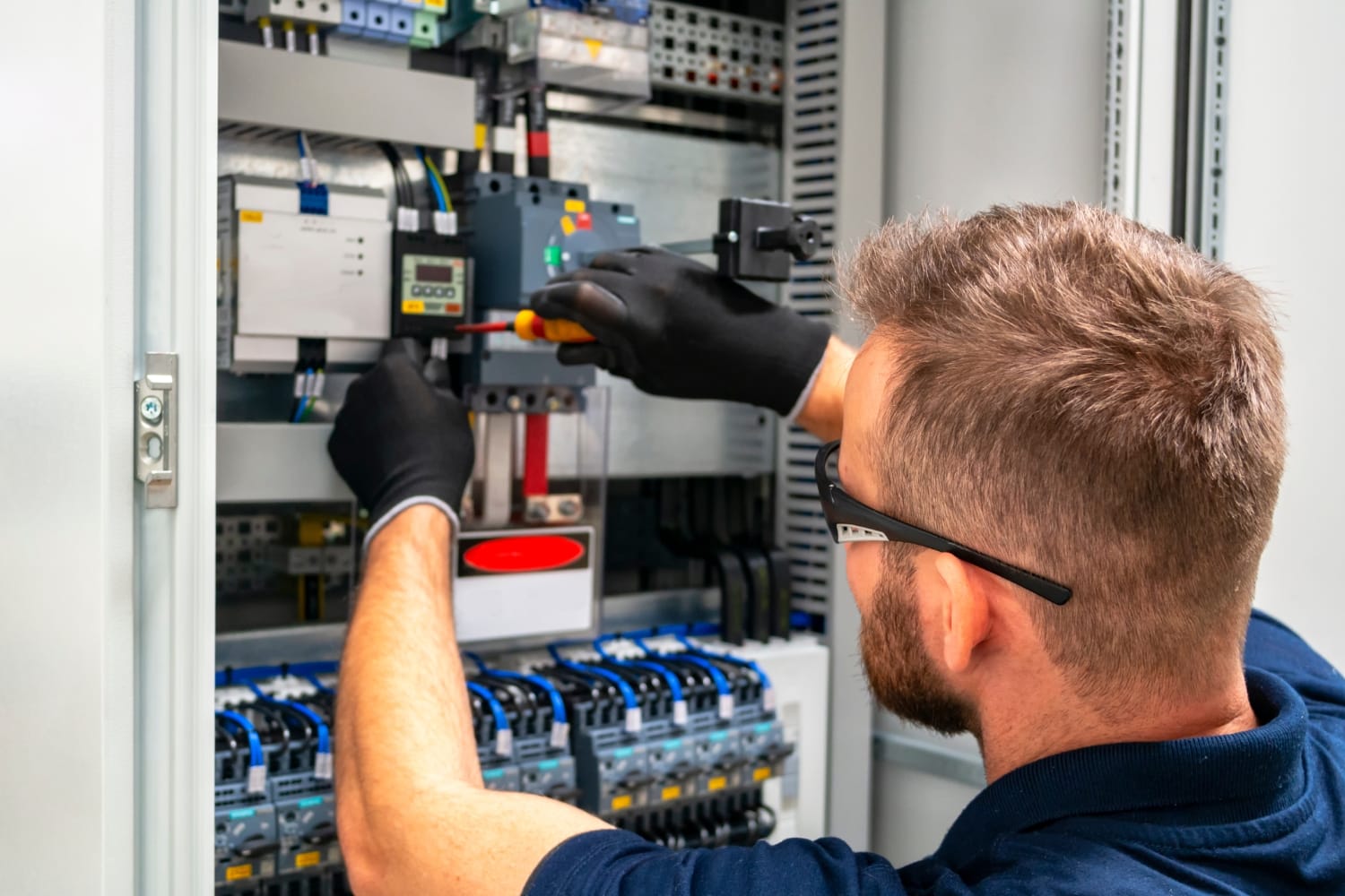 E-Check nach DGUV Vorschrift 3 – Welche Prüfmethoden angewendet werden