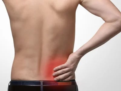 Knieschmerzen natürlich behandeln: Ganzheitliche Wege zur Schmerzfreiheit