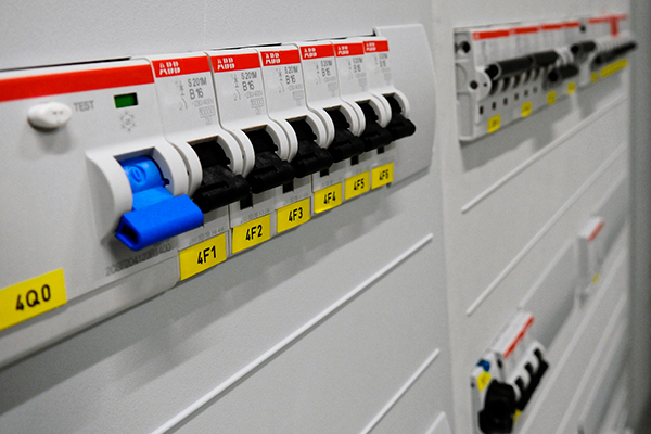 Wie Notfall Elektriker in der Nähe schnelle Lösungen bieten