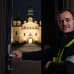 Schlüsseldienst Karlsruhe hilft schnell und professionell bei Türöffnungen, beschädigungsfrei und zuverlässig.